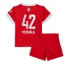 Baby Fußballbekleidung Bayern Munich Jamal Musiala #42 Heimtrikot 2022-23 Kurzarm (+ kurze hosen)